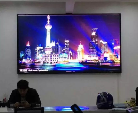 宜賓五里界街道服務(wù)中心● 室內(nèi)P3全彩顯示屏交付使用！