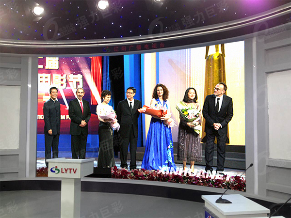 廣播電視臺(tái)演播大廳3Q系列p2.5室內(nèi)全彩15㎡